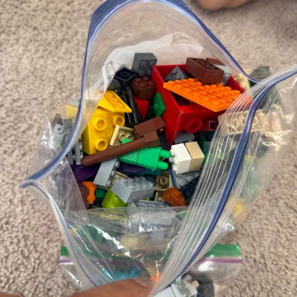 Lego Creative Building Sets Red and Green Blocks - Picture 4 of 4